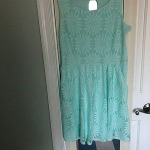 Adorable Florida green summer dress with pockets.